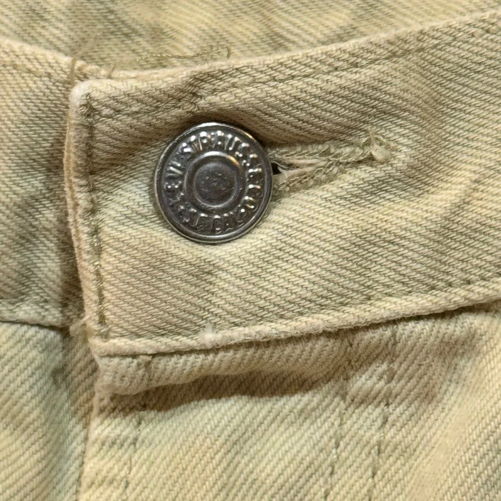 Vintage USA Made Levi's 550 Relaxed Fit Denim Shorts W38 Blank Tab Stone Khaki